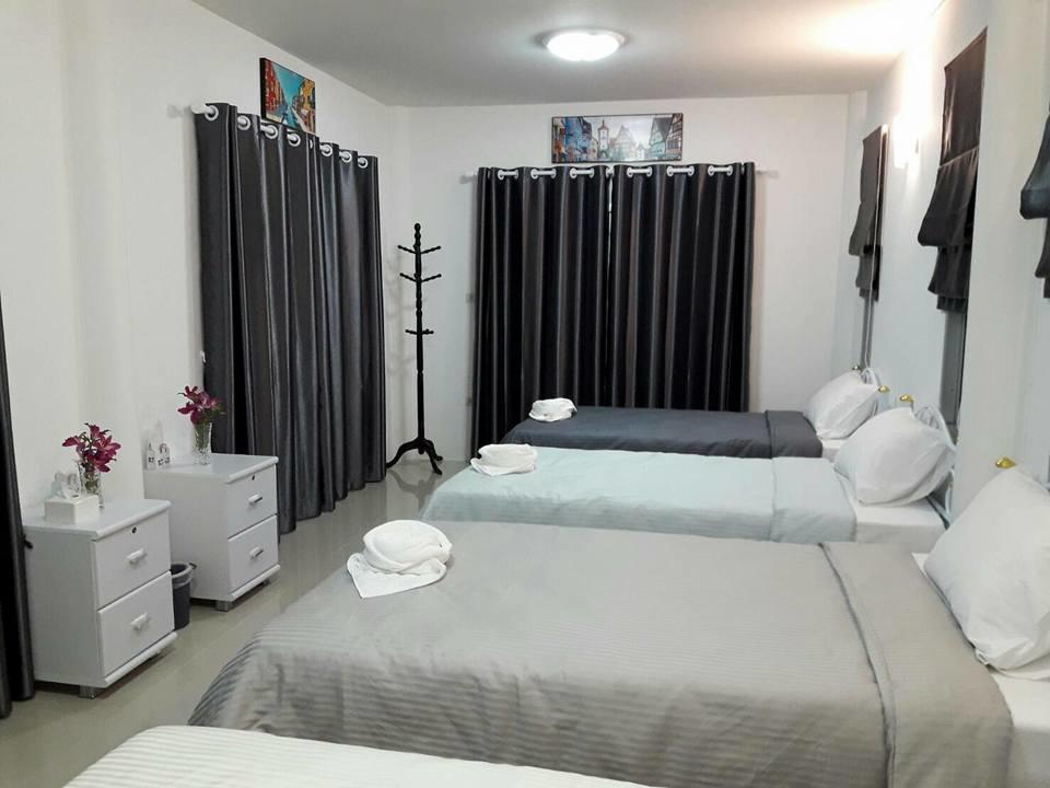 Hotel Baan Suan Geb Tawan Lop Buri Exterior foto