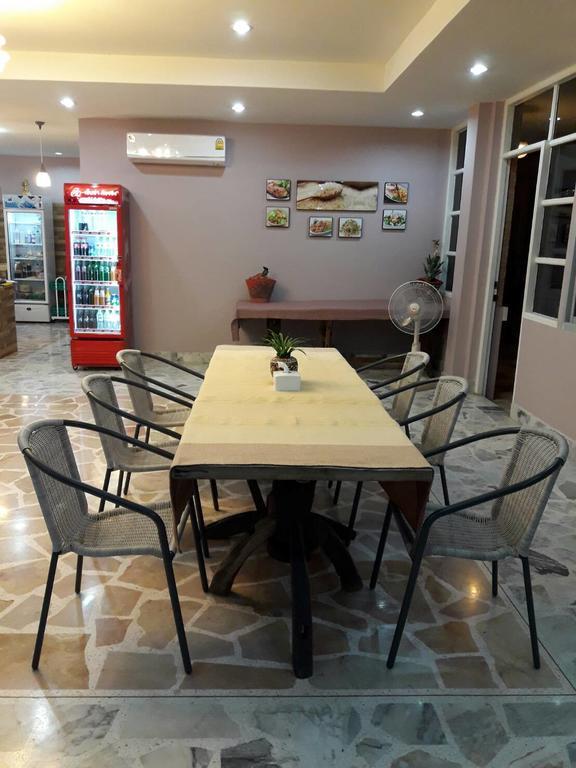 Hotel Baan Suan Geb Tawan Lop Buri Exterior foto